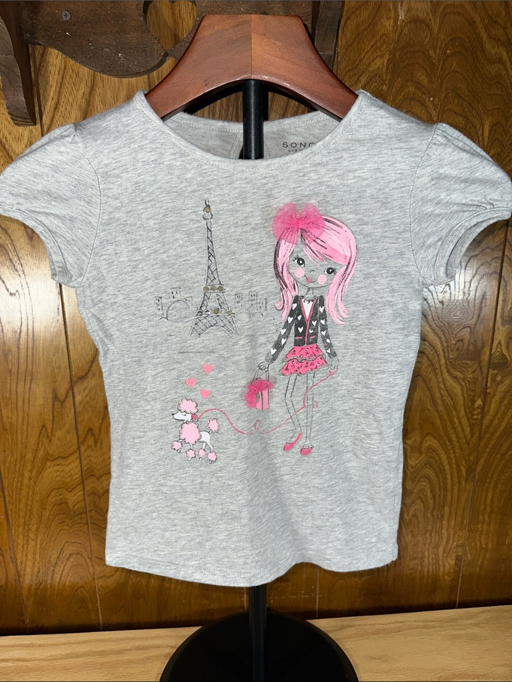🎉Sonoma Gray Tee with Pink Paris Girl and Poodle Graphic. D210